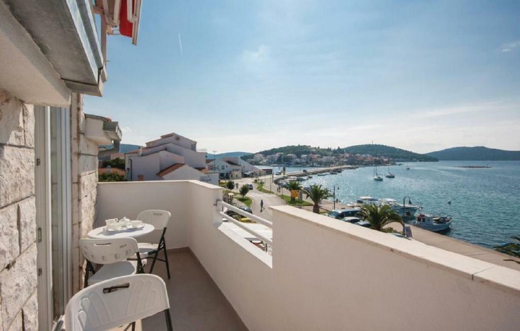 Apartmani Riva Rogoznica  Esterno foto