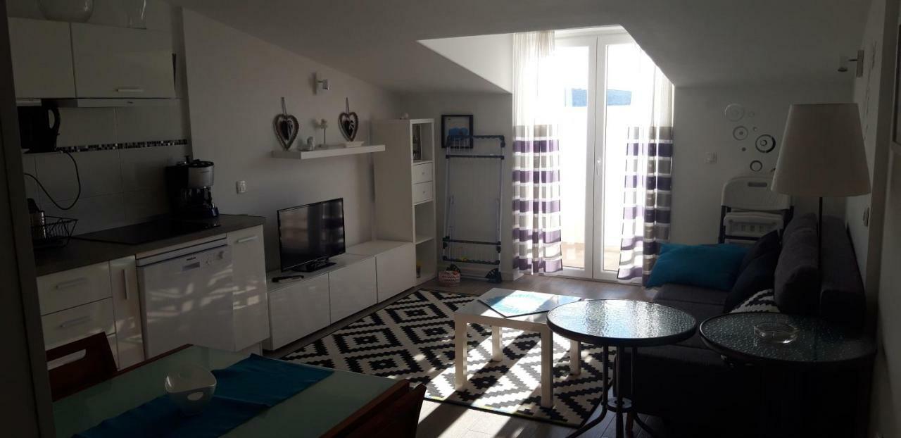 Apartmani Riva Rogoznica  Esterno foto