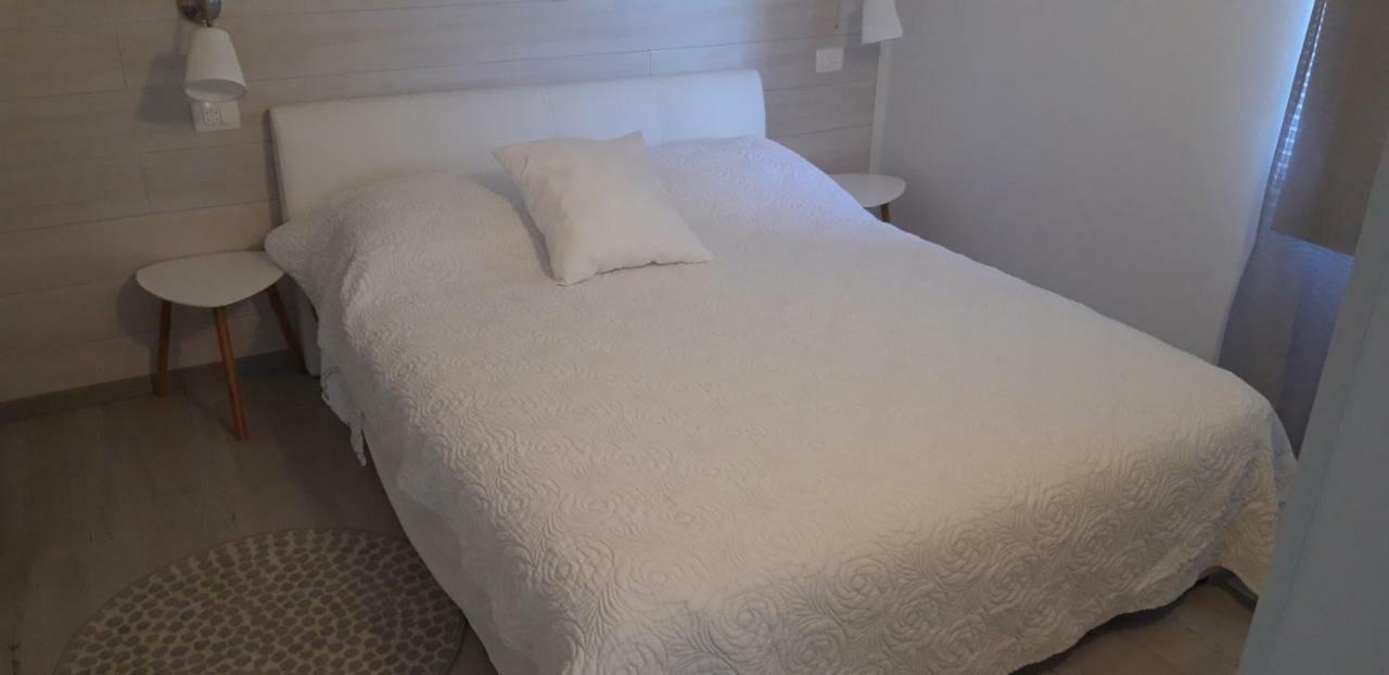 Apartmani Riva Rogoznica  Esterno foto