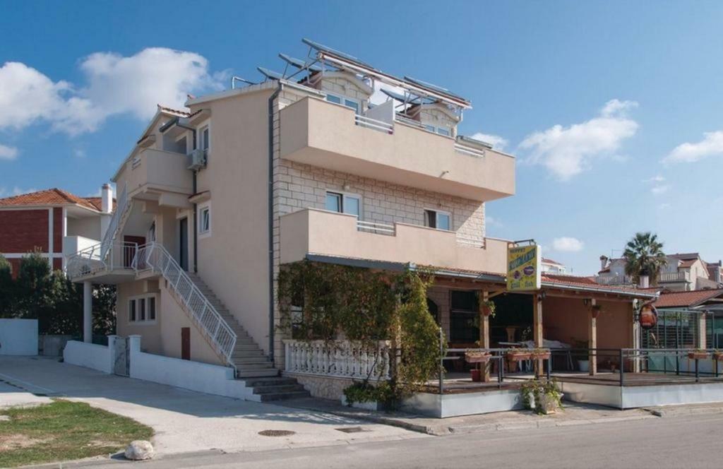 Apartmani Riva Rogoznica  Esterno foto