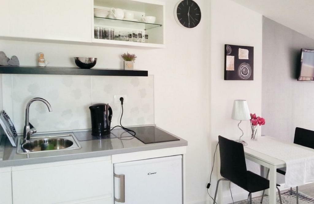 Apartmani Riva Rogoznica  Esterno foto